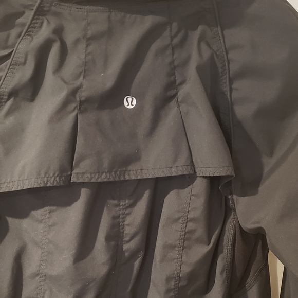 Lululemon lightweight jacket - Picture 4 of 7